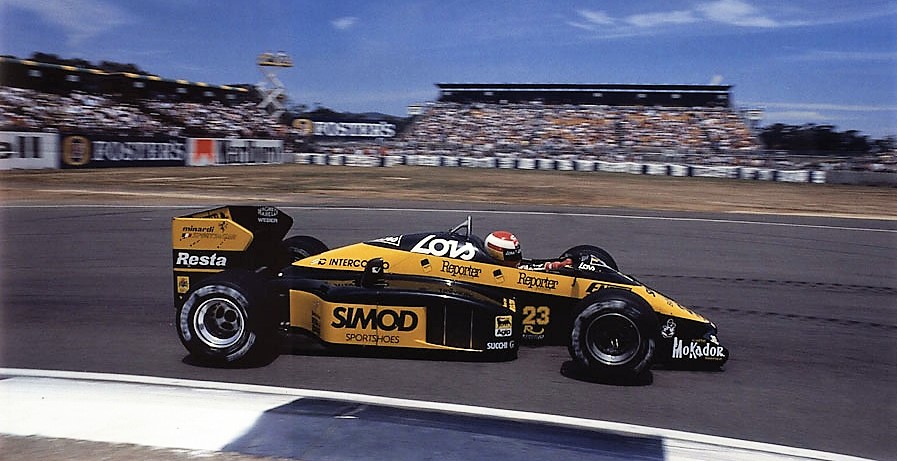 Adrián Campos con el Minardi F1