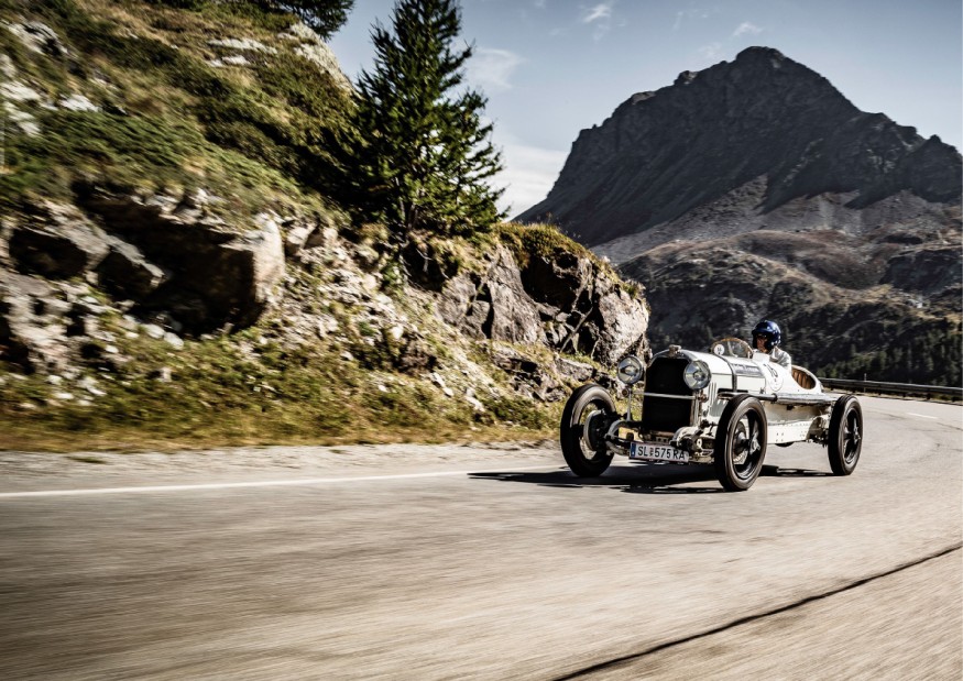 Vehículo pre-guerra en la Bernina Gran Turismo
