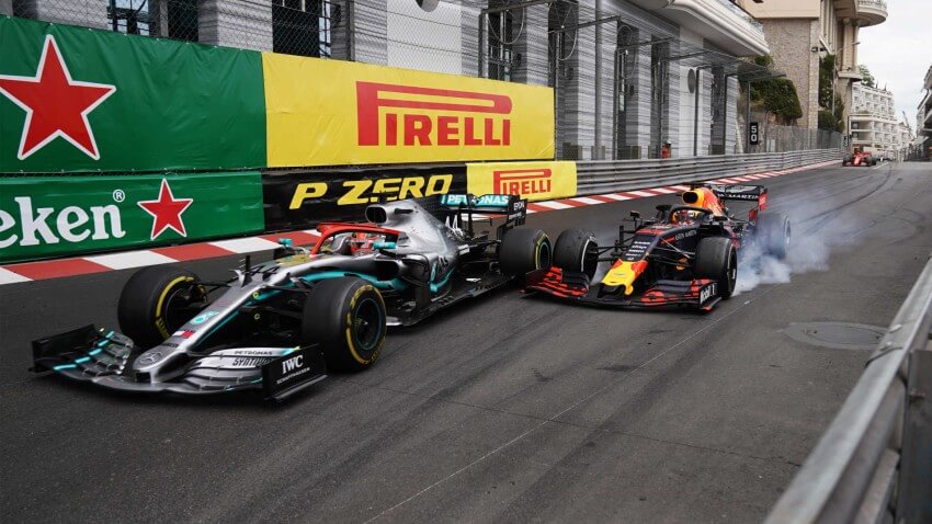Hamilton y Verstappen en plena lucha en Mónaco F1 2019