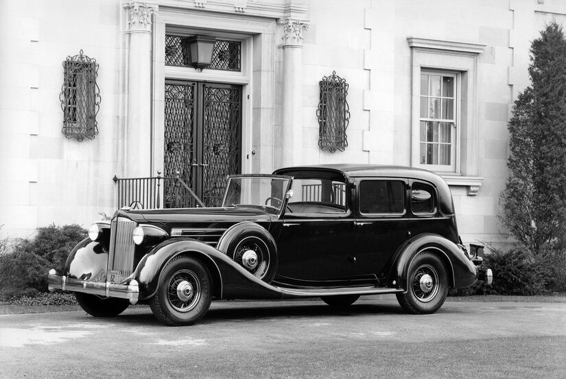 Packard Twelve en negro