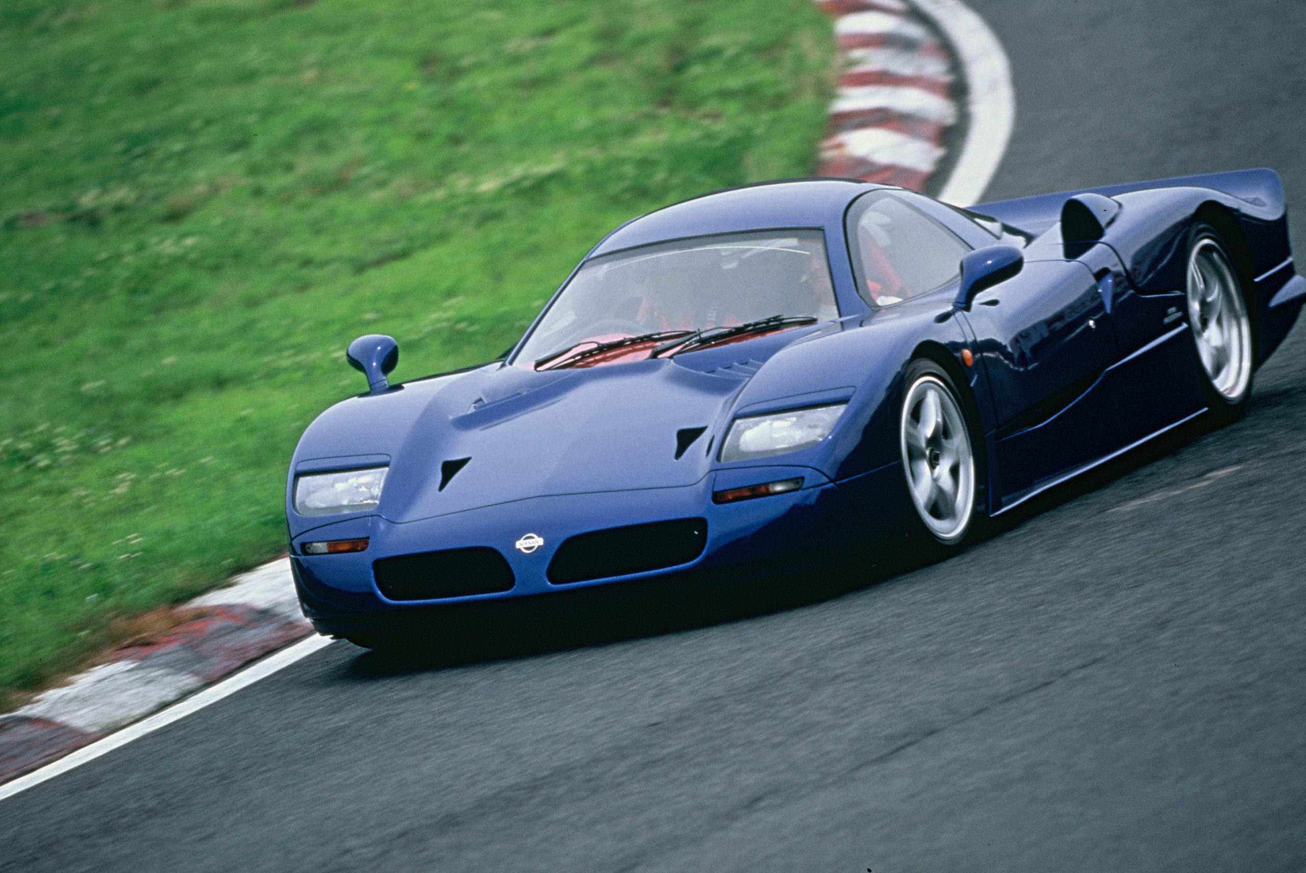 Nissan R390 GT1 rodable