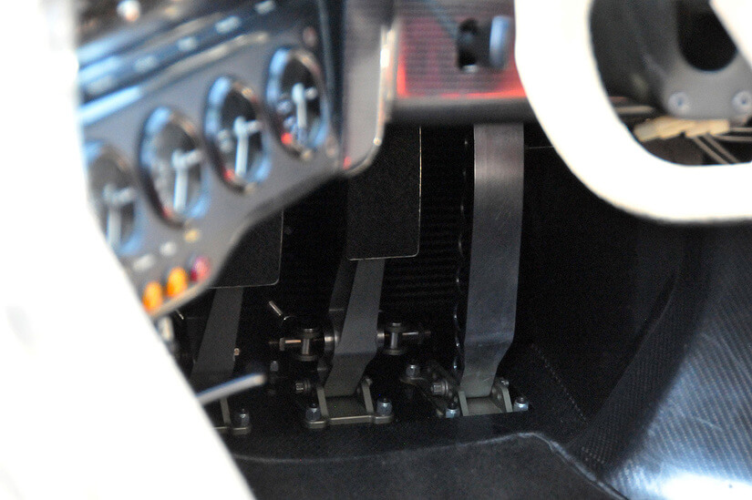 Yamaha OX99 pedales