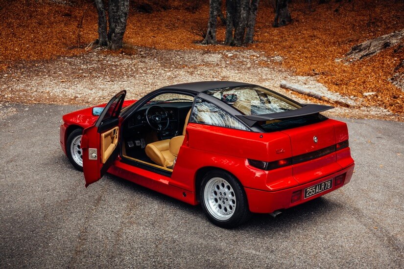 Alfa Romeo SZ puerta abierta