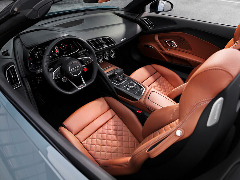 Audi R8 V10 performance RWD interior