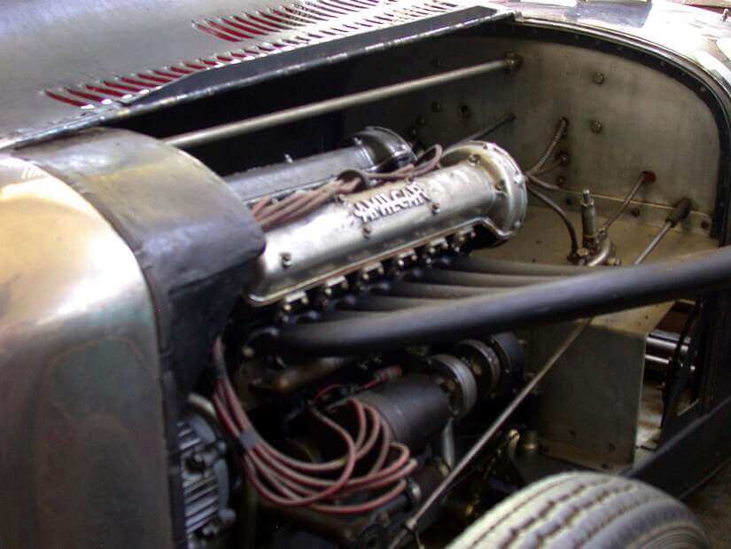 Retromovil centenario Amilcar motor