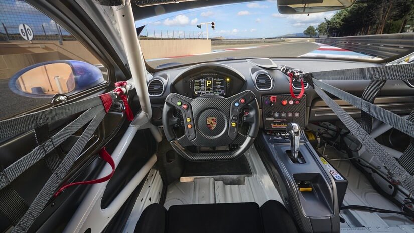 Porsche 718 interior