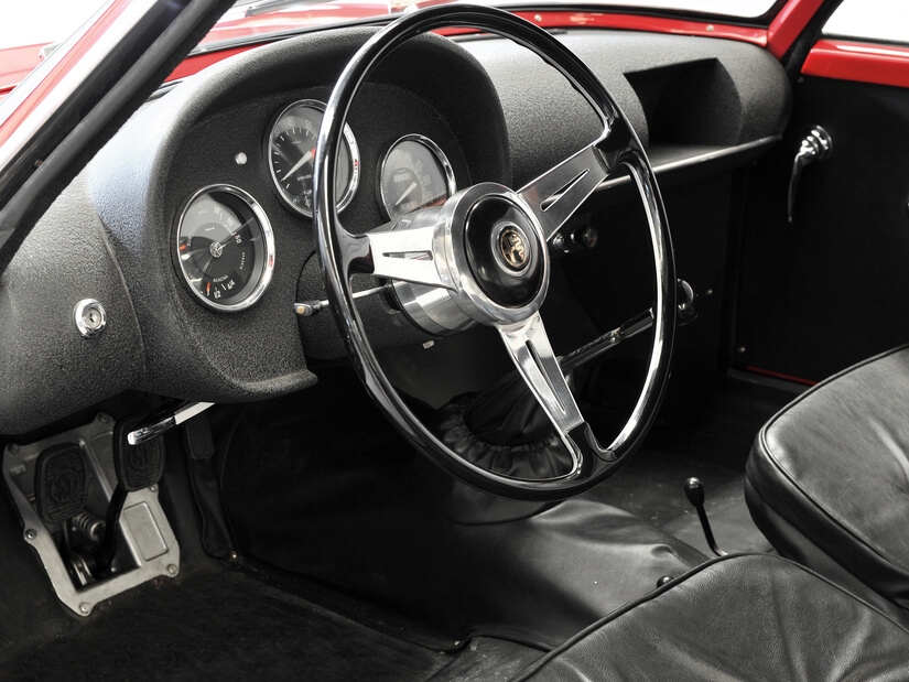 Alfa Romeo Giulia Sprint Zagato interior