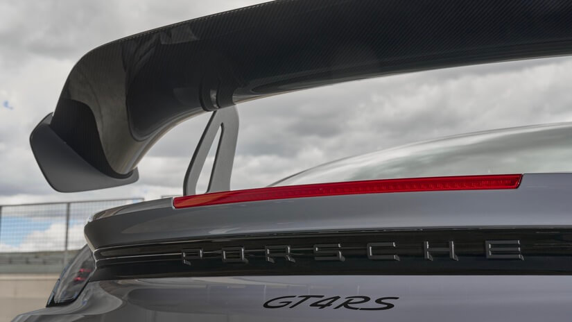 Porsche 718 Cayman GT4 RS aleron