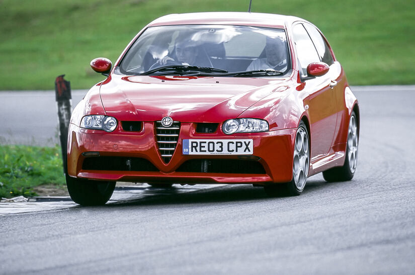 Alfa Romeo 147 en curva