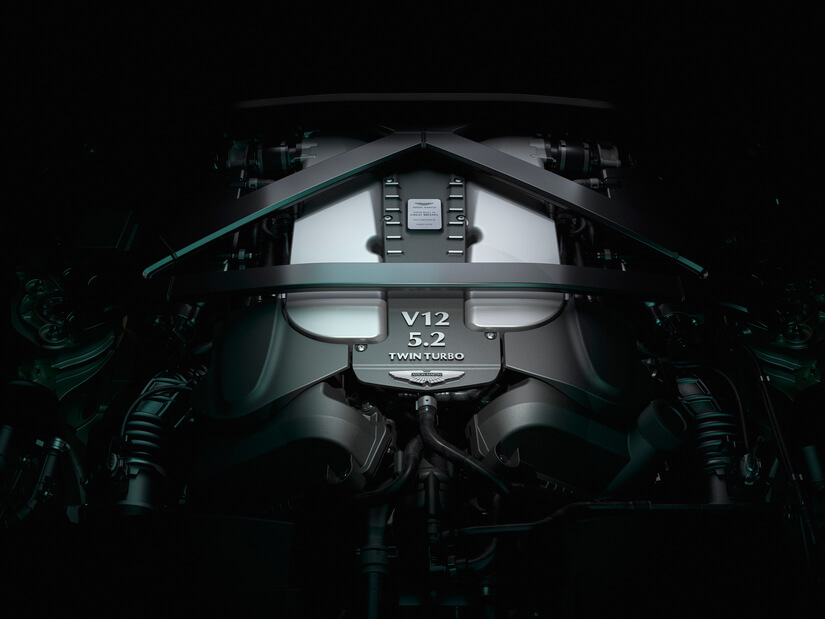 Aston Martin V12 Vantage motor