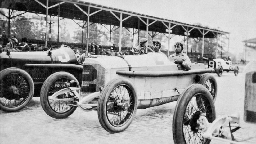 Mercedes Grand Prix 1914 salida
