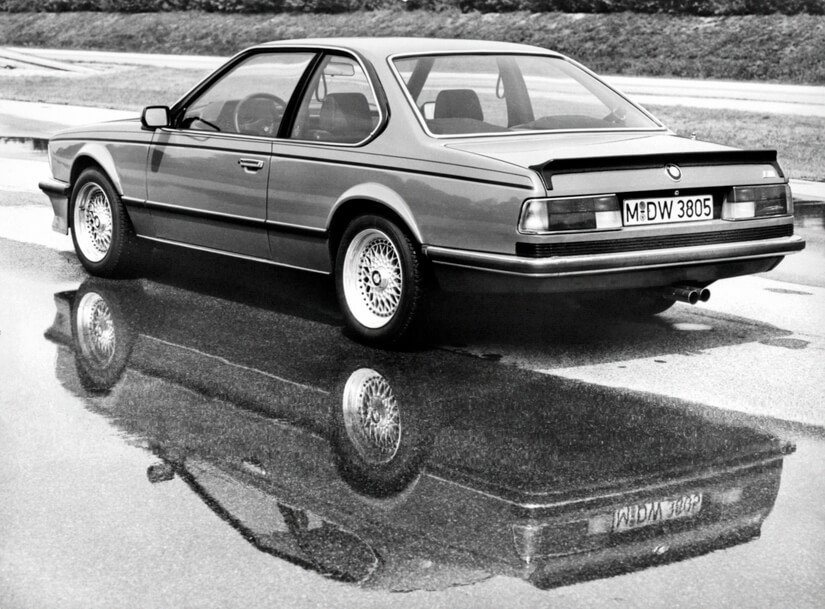 BMW M635 CSI con agua